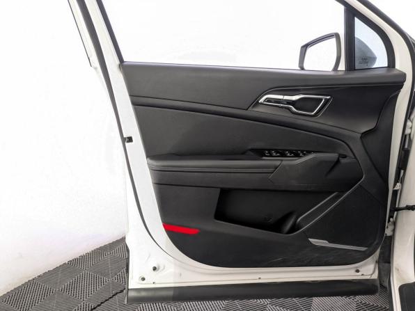 Kia Sportage V с пробегом 2023 года, цена 3 270 000 рублей, 52000 км, внедорожник, Автокод Объявления