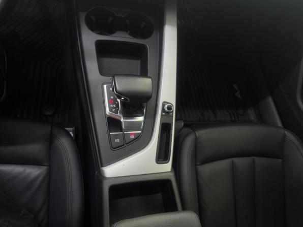 Audi A4 V (B9) Рестайлинг с пробегом 2021 года, цена 2 640 000 рублей, 121660 км, седан, Автокод Объявления