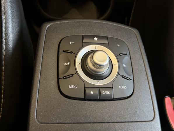 Renault Scenic III Рестайлинг 2 с пробегом 2014 года, цена 1 020 000 рублей, 261800 км, компактвэн, Автокод Объявления