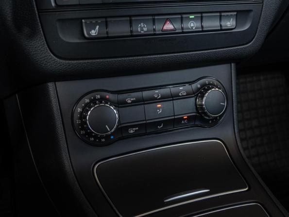 Mercedes-Benz B-Класс II (W246) Рестайлинг с пробегом 2015 года, цена 1 345 500 рублей, 86484 км, хэтчбек, Автокод Объявления