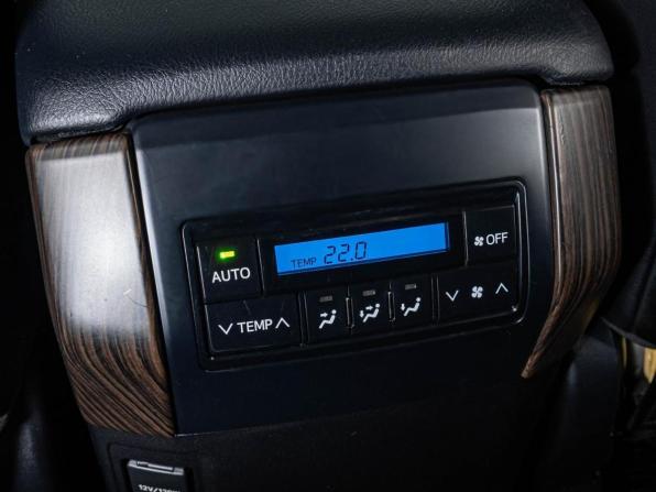 Toyota Land Cruiser Prado 150 Series Рестайлинг 3 с пробегом 2023 года, цена 7 889 000 рублей, 15958 км, внедорожник, Автокод Объявления