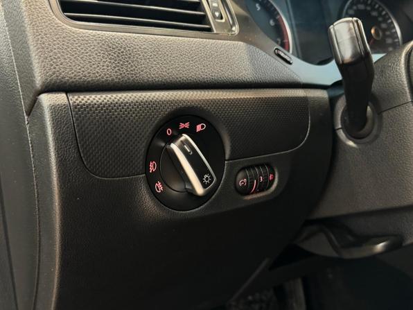Volkswagen Jetta VI с пробегом 2014 года, цена 860 000 рублей, 198185 км, седан, Автокод Объявления