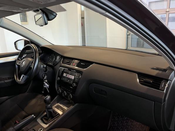 Skoda Octavia III (A7) с пробегом 2016 года, цена 1 500 000 рублей, 143014 км, лифтбек, Автокод Объявления