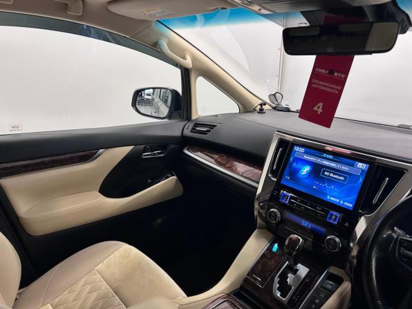 Toyota Alphard III Рестайлинг с пробегом 2019 года, цена 4 049 000 рублей, 128217 км, минивэн, Автокод Объявления