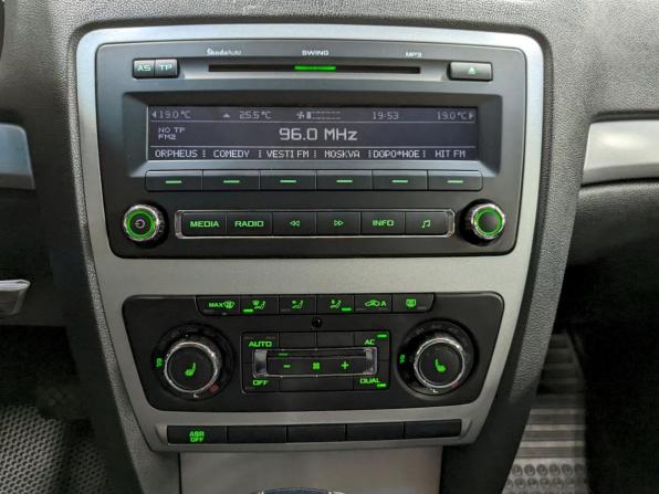 Skoda Octavia II (A5) Рестайлинг с пробегом 2012 года, цена 750 000 рублей, 289552 км, лифтбек, Автокод Объявления