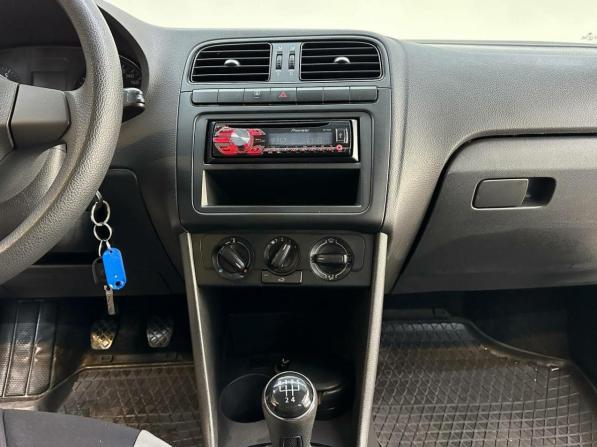 Volkswagen Polo V с пробегом 2013 года, цена 697 000 рублей, 109175 км, седан, Автокод Объявления