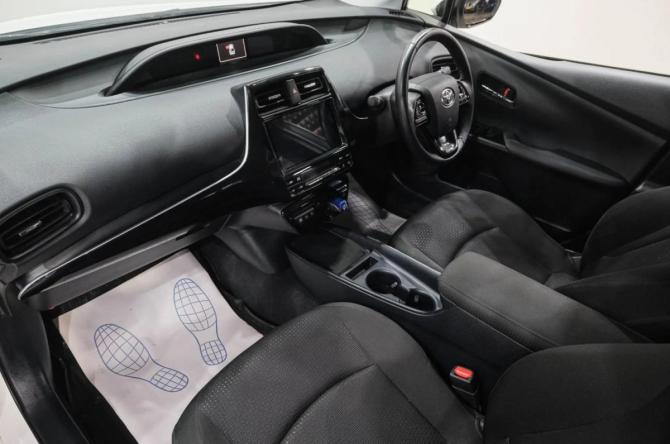 Toyota Prius IV Рестайлинг (XW50) с пробегом 2019 года, цена 1 869 000 рублей, 141000 км, лифтбек, Автокод Объявления