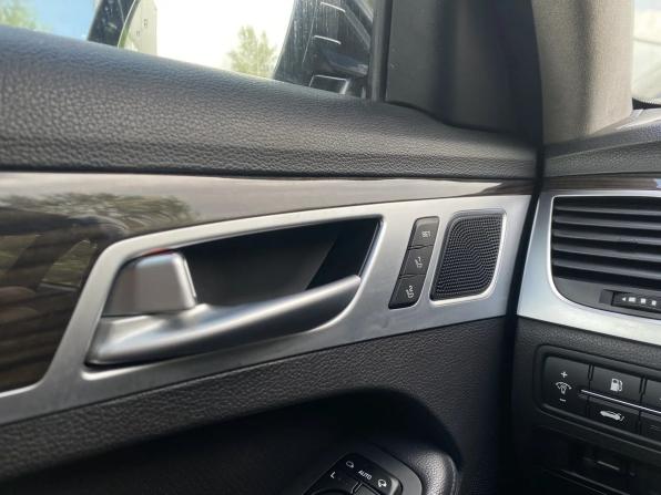 Hyundai Genesis II с пробегом 2014 года, цена 1 629 000 рублей, 233044 км, седан, Автокод Объявления