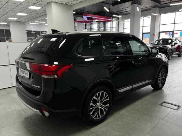 Mitsubishi Outlander III Рестайлинг 2 с пробегом 2017 года, цена 2 199 000 рублей, 113625 км, внедорожник, Автокод Объявления