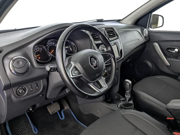 Renault Sandero II Рестайлинг с пробегом 2022 года, цена 1 370 000 рублей, 71983 км, хэтчбек, Автокод Объявления