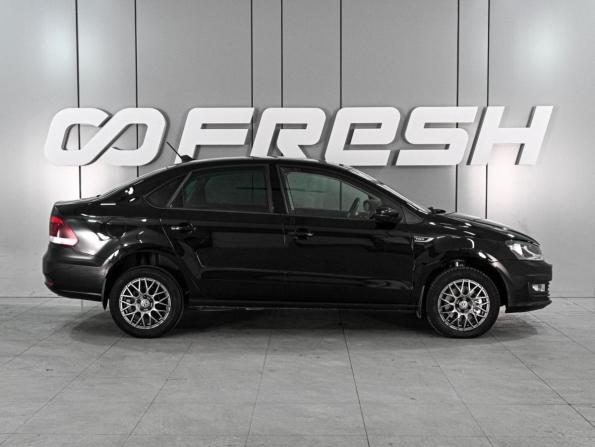 Volkswagen Polo V Рестайлинг с пробегом 2019 года, цена 1 469 000 рублей, 73810 км, седан, Автокод Объявления