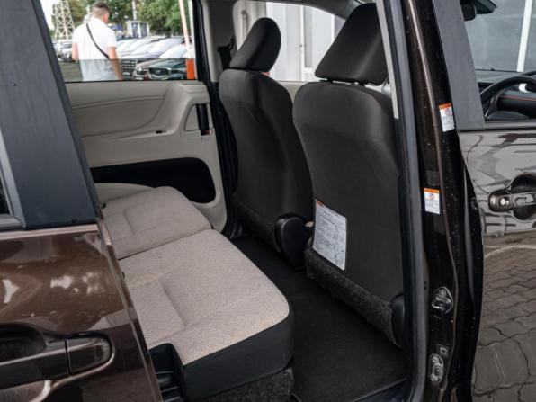 Toyota Sienta II с пробегом 2018 года, цена 1 330 000 рублей, 100629 км, компактвэн, Автокод Объявления