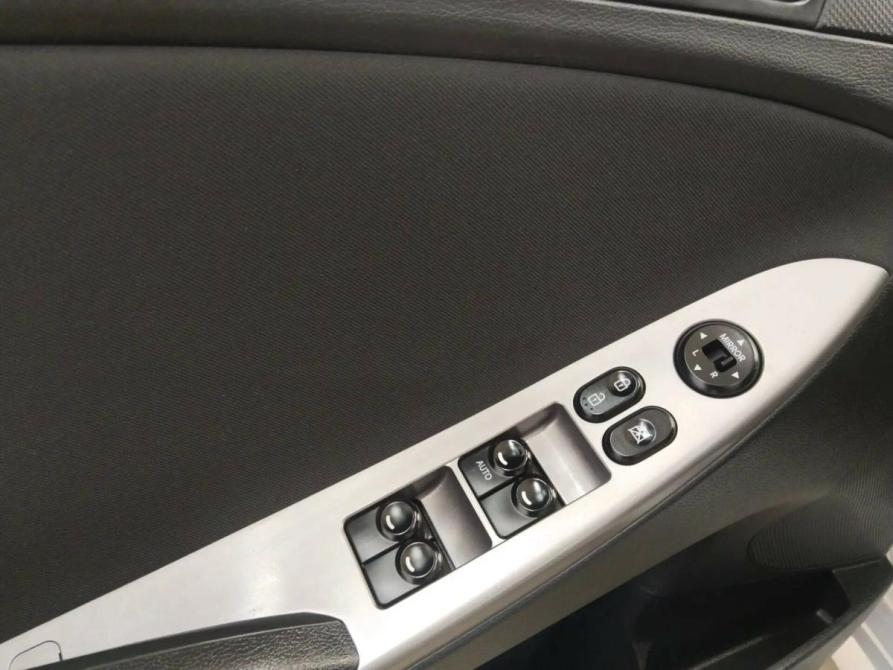 Hyundai Solaris I Рестайлинг Набережные Челны  - изображение 6