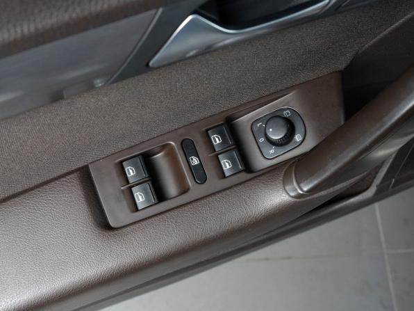 Volkswagen Passat B7 с пробегом 2012 года, цена 800 000 рублей, 172190 км, седан, Автокод Объявления