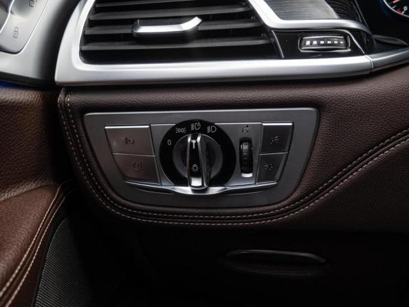 BMW 7 серии VI (G11/G12) с пробегом 2018 года, цена 4 350 000 рублей, 97857 км, седан, Автокод Объявления