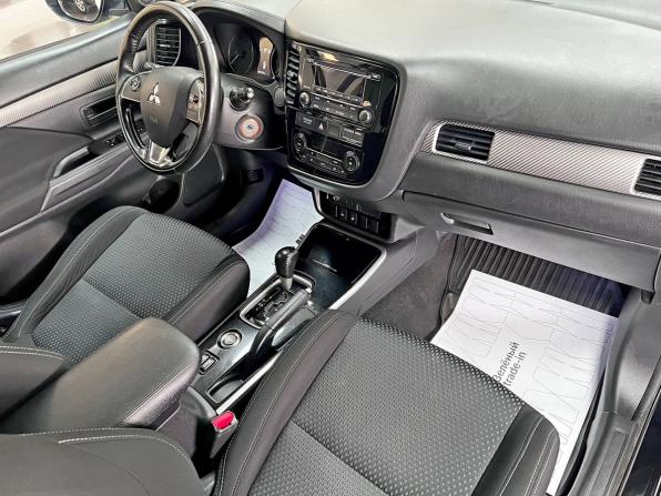 Mitsubishi Outlander III Рестайлинг 2 с пробегом 2017 года, цена 1 445 000 рублей, 205419 км, внедорожник, Автокод Объявления