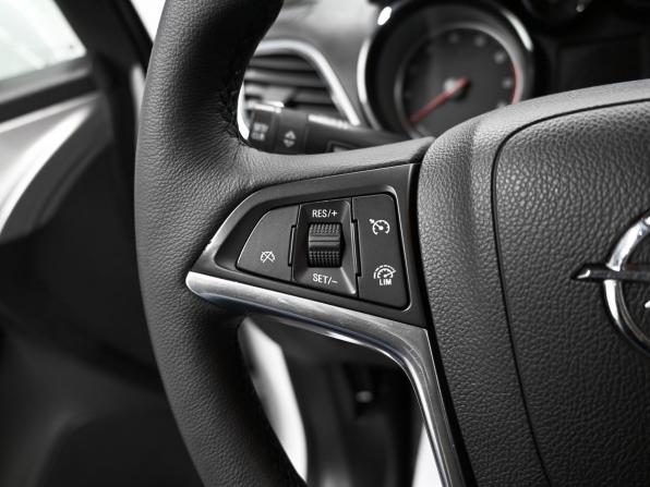 Opel Mokka I с пробегом 2013 года, цена 1 295 000 рублей, 109266 км, внедорожник, Автокод Объявления