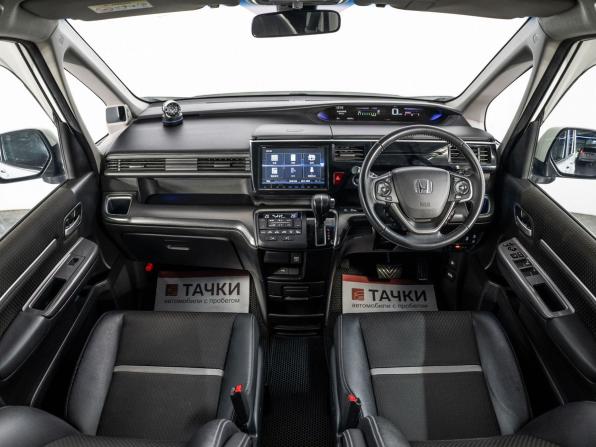 Honda Stepwgn V Рестайлинг с пробегом 2017 года, цена 2 240 000 рублей, 140149 км, минивэн, Автокод Объявления