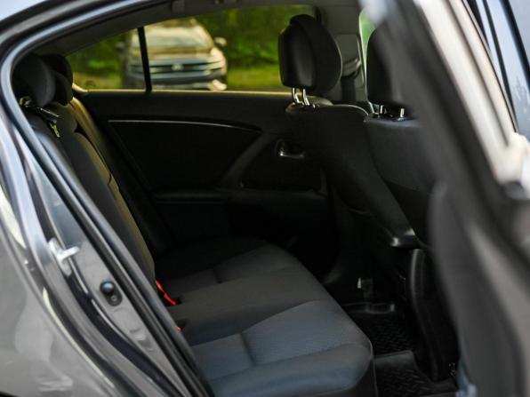 Toyota Avensis III с пробегом 2010 года, цена 760 000 рублей, 379085 км, универсал, Автокод Объявления