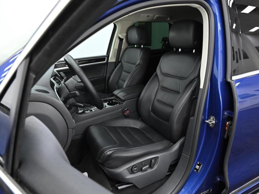 Volkswagen Touareg II Рестайлинг Москва  - изображение 14