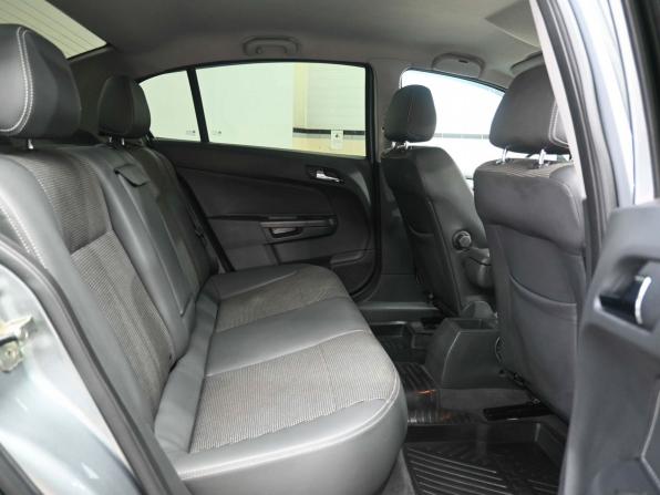 Opel Astra H Рестайлинг с пробегом 2011 года, цена 699 900 рублей, 130000 км, седан, Автокод Объявления