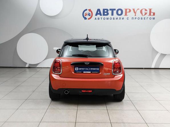 Mini Hatch III (F55/F56) Рестайлинг с пробегом 2019 года, цена 1 639 000 рублей, 143151 км, хэтчбек, Автокод Объявления