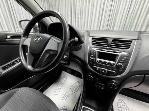 Hyundai Solaris I Рестайлинг с пробегом 2016 года, цена 850 000 рублей, 255517 км, седан, Автокод Объявления
