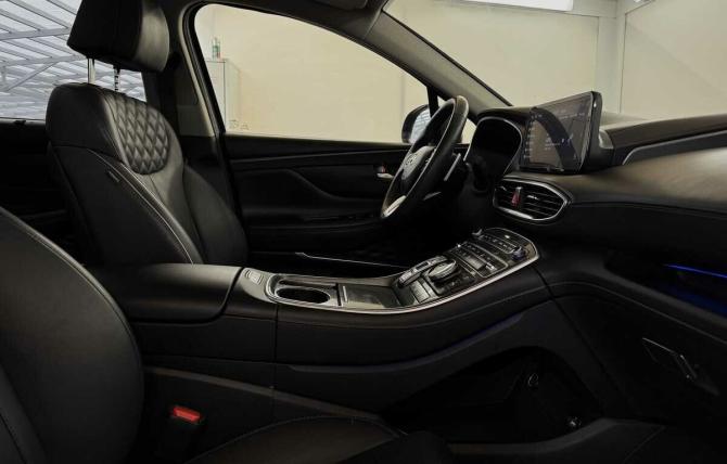 Hyundai Santa Fe IV Рестайлинг с пробегом 2023 года, цена 4 450 000 рублей, 29455 км, внедорожник, Автокод Объявления