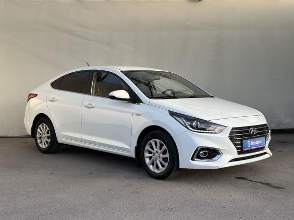 Hyundai Solaris II с пробегом 2018 года, цена 1 400 000 рублей, 54500 км, седан, Автокод Объявления