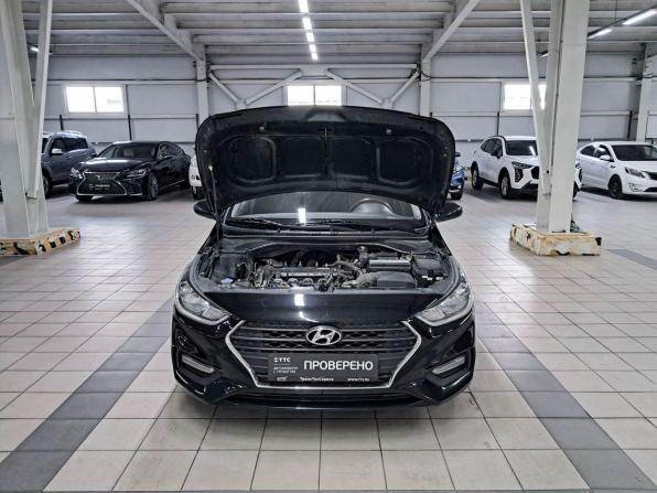 Hyundai Solaris II с пробегом 2017 года, цена 825 000 рублей, 239885 км, седан, Автокод Объявления