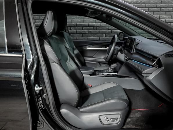 Toyota Camry IX (XV80) China Market с пробегом 2026 года, цена 4 070 000 рублей, 38 км, седан, Автокод Объявления