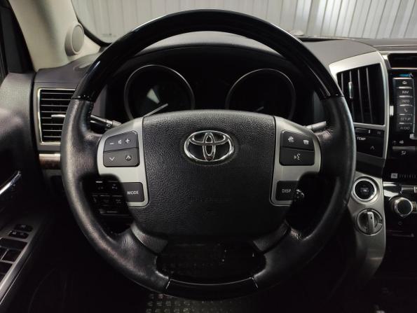 Toyota Land Cruiser 200 Series Рестайлинг 1 с пробегом 2014 года, цена 3 300 000 рублей, 365300 км, внедорожник, Автокод Объявления