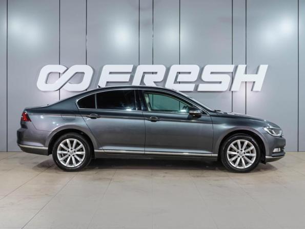 Volkswagen Passat B8 с пробегом 2017 года, цена 2 349 000 рублей, 139923 км, седан, Автокод Объявления