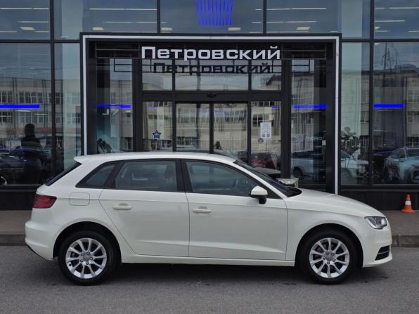Audi A3 III (8V) с пробегом 2014 года, цена 990 000 рублей, 192345 км, хэтчбек, Автокод Объявления