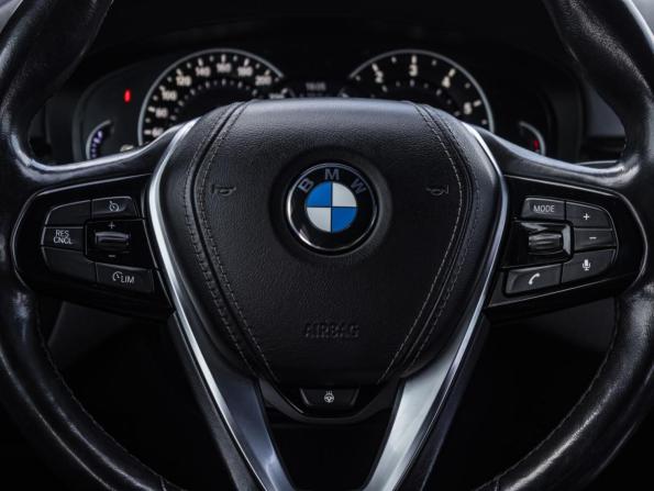 BMW 5 серии VII (G30/G31/G38) с пробегом 2017 года, цена 2 599 000 рублей, 156084 км, седан, Автокод Объявления