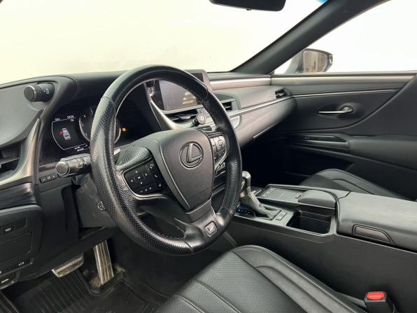 Lexus ES VII с пробегом 2020 года, цена 3 750 000 рублей, 135227 км, седан, Автокод Объявления