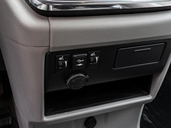 Toyota Sienna III Рестайлинг 2 с пробегом 2017 года, цена 3 170 000 рублей, 258172 км, минивэн, Автокод Объявления