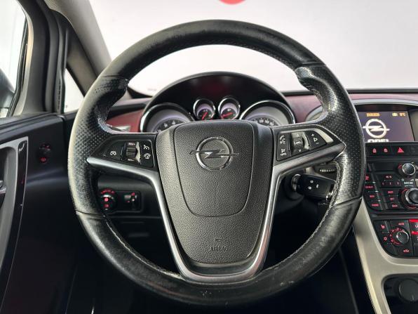 Opel Astra J Рестайлинг с пробегом 2011 года, цена 690 000 рублей, 166000 км, хэтчбек, Автокод Объявления