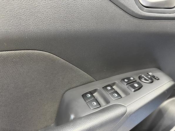 Hyundai Solaris II с пробегом 2017 года, цена 1 399 000 рублей, 100000 км, седан, Автокод Объявления
