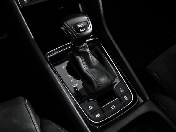 Skoda Karoq I с пробегом 2021 года, цена 2 489 000 рублей, 99345 км, внедорожник, Автокод Объявления