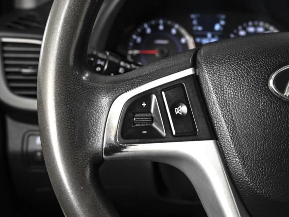 Hyundai Solaris I с пробегом 2012 года, цена 915 000 рублей, 169180 км, седан, Автокод Объявления