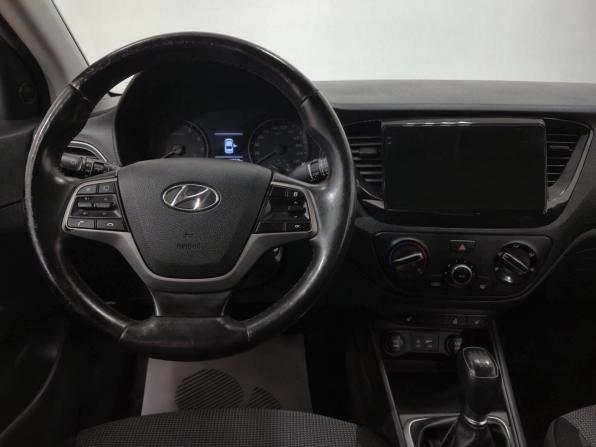 Hyundai Solaris II с пробегом 2017 года, цена 1 170 000 рублей, 188412 км, седан, Автокод Объявления