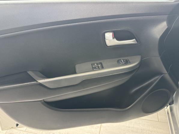 Kia Rio III Рестайлинг с пробегом 2016 года, цена 930 000 рублей, 138825 км, хэтчбек, Автокод Объявления