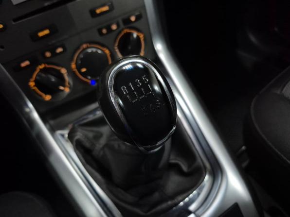 Opel Antara I Рестайлинг с пробегом 2013 года, цена 945 000 рублей, 165310 км, внедорожник, Автокод Объявления
