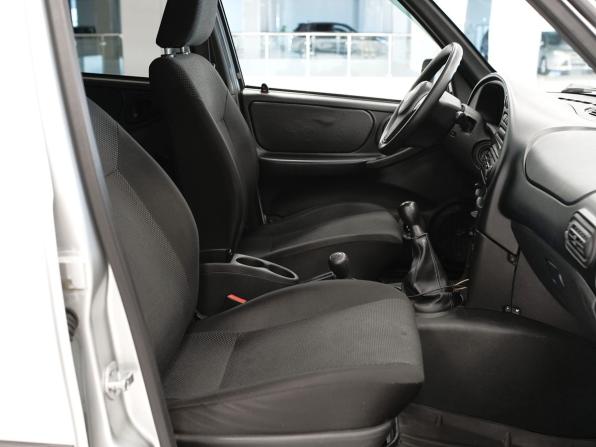 Chevrolet Niva I Рестайлинг с пробегом 2018 года, цена 643 000 рублей, 110773 км, внедорожник, Автокод Объявления