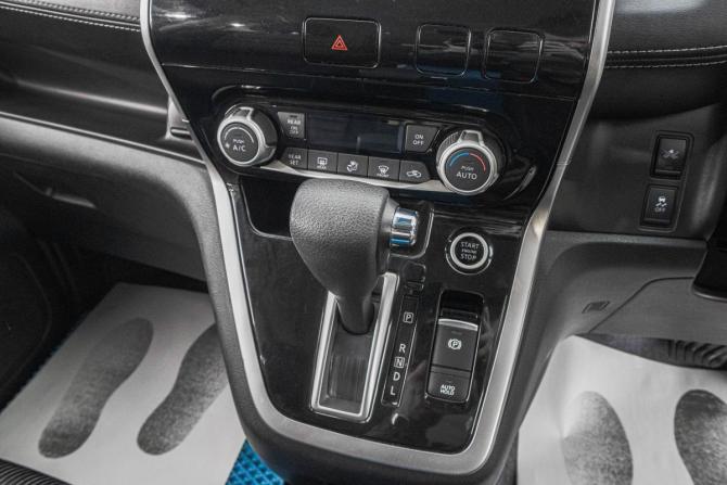 Nissan Serena V (C27) с пробегом 2016 года, цена 1 999 000 рублей, 163500 км, минивэн, Автокод Объявления