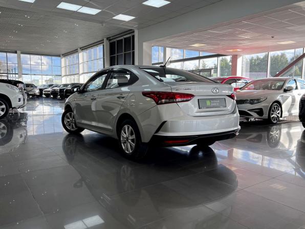 Hyundai Solaris II Рестайлинг с пробегом 2021 года, цена 1 525 000 рублей, 106480 км, седан, Автокод Объявления