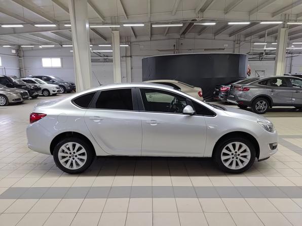 Opel Astra J Рестайлинг с пробегом 2012 года, цена 699 000 рублей, 201184 км, седан, Автокод Объявления