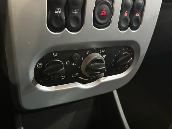 Renault Sandero I с пробегом 2012 года, цена 529 000 рублей, 200176 км, хэтчбек, Автокод Объявления