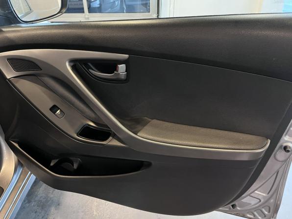 Hyundai Elantra V (MD) с пробегом 2012 года, цена 1 096 000 рублей, 123953 км, седан, Автокод Объявления